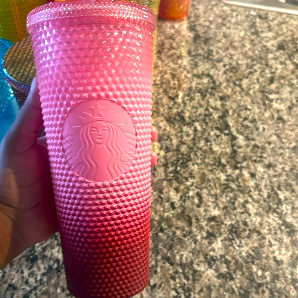 Gently used Starbucks cold cup🩷